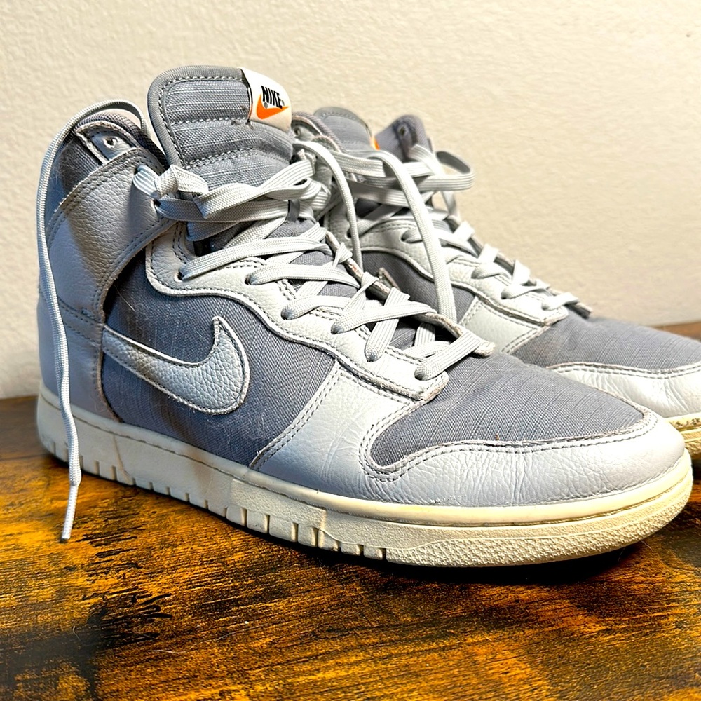 Gently used Nike Dunks Size 12.5! Great Deal